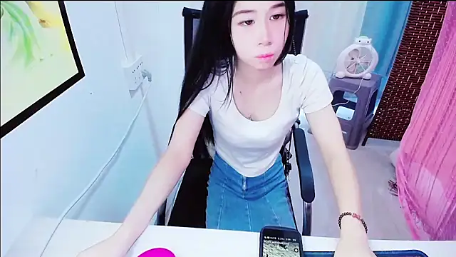 Snapshot of Brosnahan chatting on 09.29.25 Brosnahan online show from 09.29.25