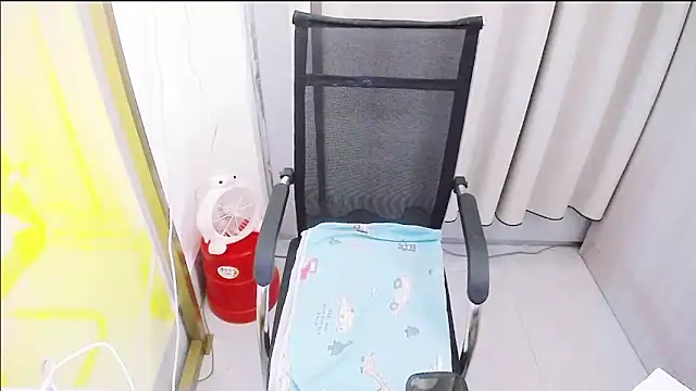 Snapshot of Brosnahan chatting on 10.11.25 Brosnahan online show from 10.11.25