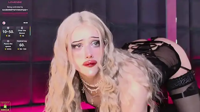 RoxyKyper online show from 12.19.25