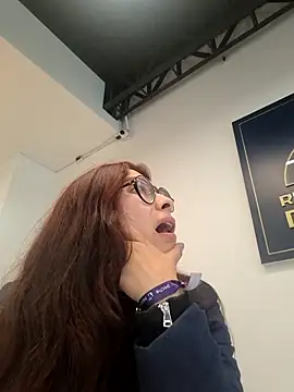 Snapshot of Natalykaty chatting on 10.11.25 Natalykaty online show from 10.11.25