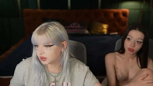 Naomi 054 online show from 11.18.25