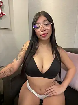 Maddy Piink online show from 11.20.25