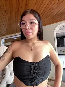 Snapshot of Maddy_Piink chatting on 02.03.26 Maddy Piink online show from 02.03.26