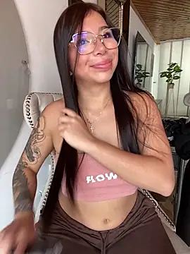 Snapshot of Maddy_Piink chatting on 02.10.26 Maddy Piink online show from 02.10.26