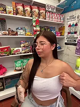 Snapshot of Maddy_Piink chatting on 02.11.26 Maddy Piink online show from 02.11.26