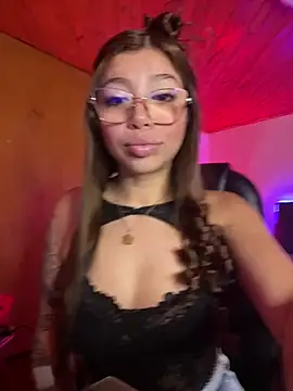 Snapshot of Maddy_Piink chatting on 02.18.26 Maddy Piink online show from 02.18.26