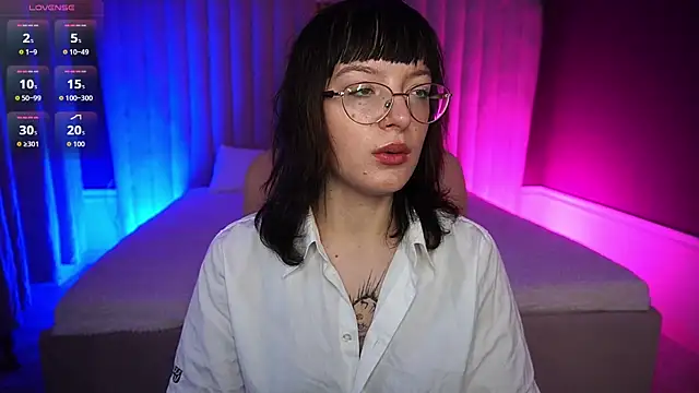 Pixie Peachh online show from 10.07.25