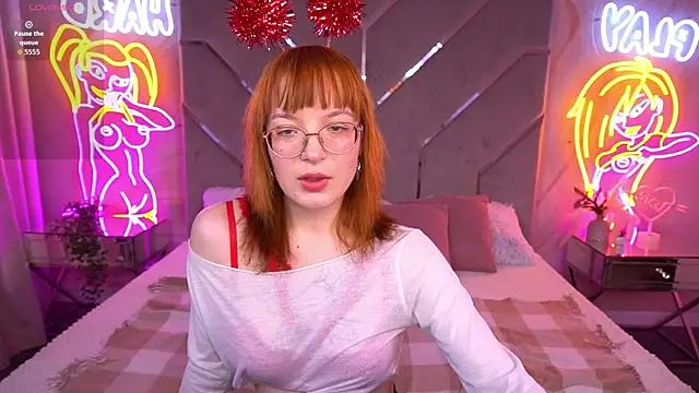 Pixie Peachh online show from 12.19.25