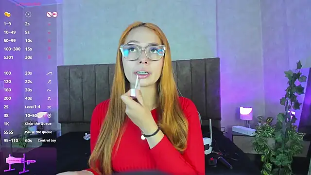 LanaMills  online show from 10.02.25