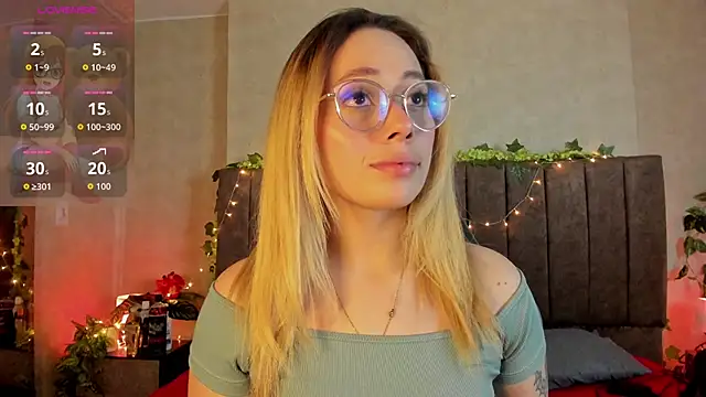 LanaMills  online show from 03.20.26