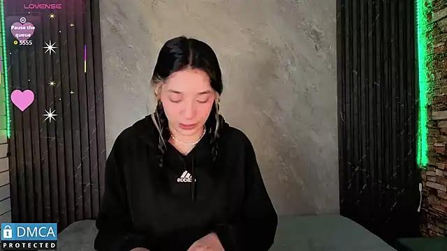 stepha   online show from 12.15.25