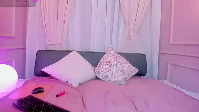 Snapshot of Nahomi_key_ chatting on 09.11.25 Nahomi key online show from 09.11.25