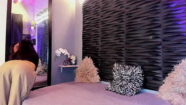 Snapshot of lu_styles_ chatting on 11.11.25 lu styles online show from 11.11.25