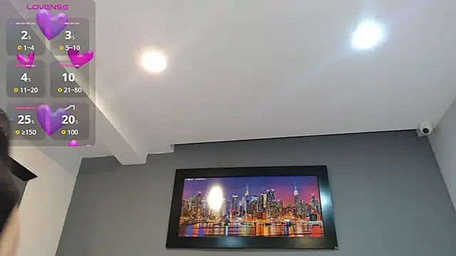 Snapshot of CharlotteCottin chatting on 09.10.25 CharlotteCottin online show from 09.10.25