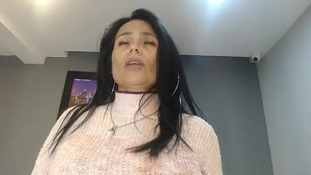 Snapshot of CharlotteCottin chatting on 09.15.25 CharlotteCottin online show from 09.15.25