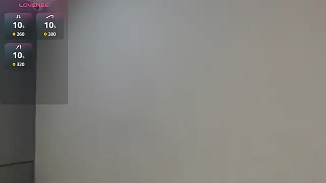 Snapshot of CharlotteCottin chatting on 10.10.25 CharlotteCottin online show from 10.10.25