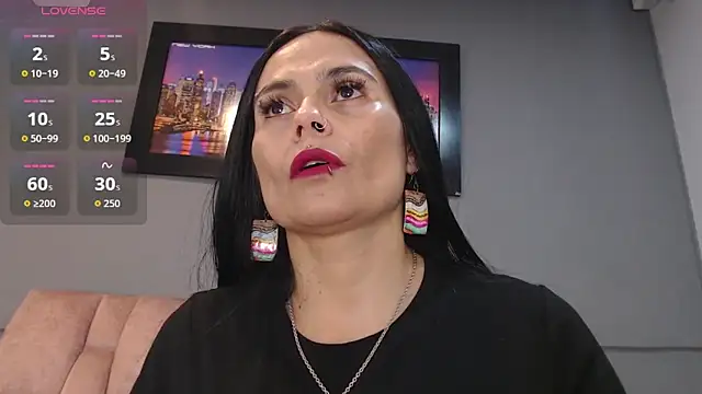 Snapshot of CharlotteCottin chatting on 10.14.25 CharlotteCottin online show from 10.14.25