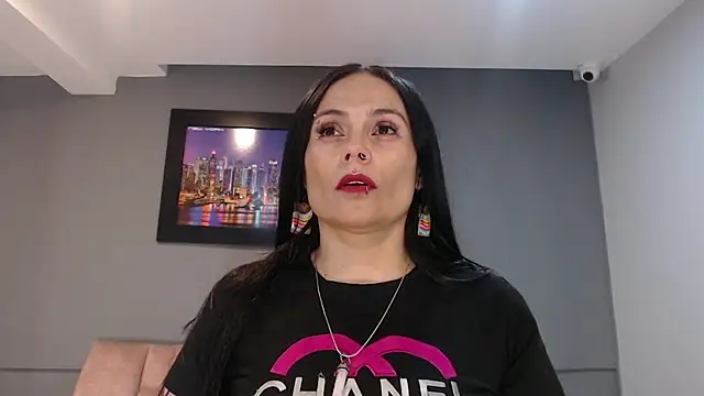 Snapshot of CharlotteCottin chatting on 10.20.25 CharlotteCottin online show from 10.20.25