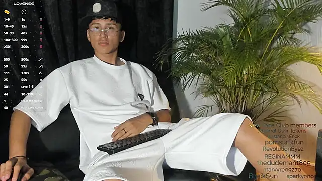 Daddy Darcks online show from 10.04.25