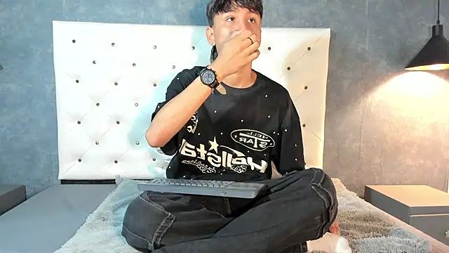 Daddy Darcks online show from 10.21.25