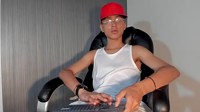 Daddy Darcks online show from 10.22.25