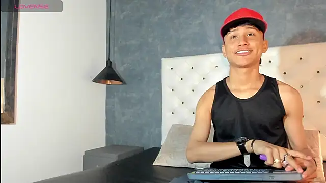 Daddy Darcks online show from 11.04.25