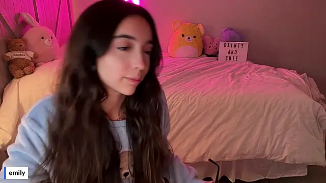 emmyfawn online show from 09.12.25