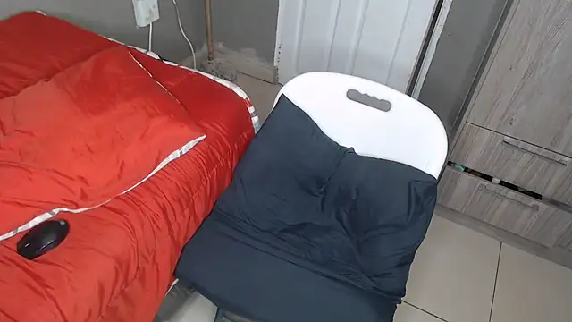 Snapshot of Lunalee chatting on 09.25.25 Lunalee online show from 09.25.25