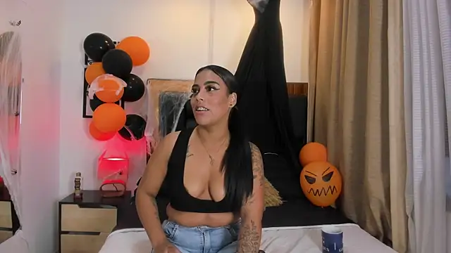 GiorgineTaylor online show from 10.27.25