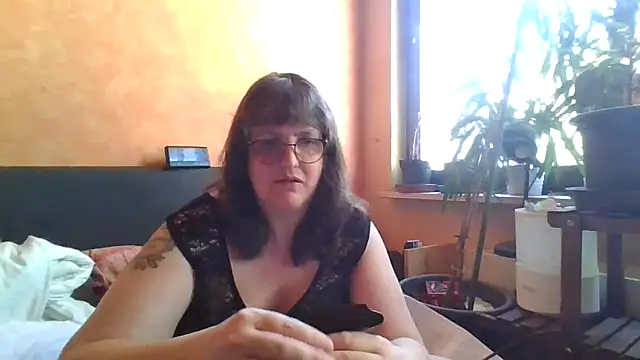 ladyfrombonn online show from 04.08.26