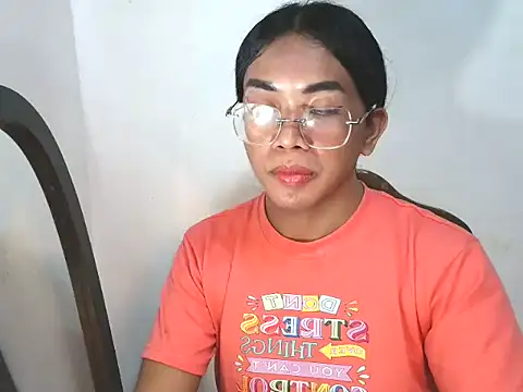 Snapshot of _karie chatting on 10.07.25 karie online show from 10.07.25