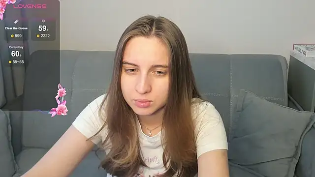 KikiQT1 online show from 09.23.25