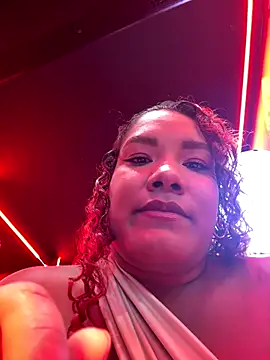 Snapshot of anailynn chatting on 11.20.25 anailynn online show from 11.20.25