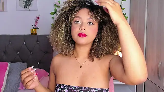 isajonnes18 online show from 10.18.25