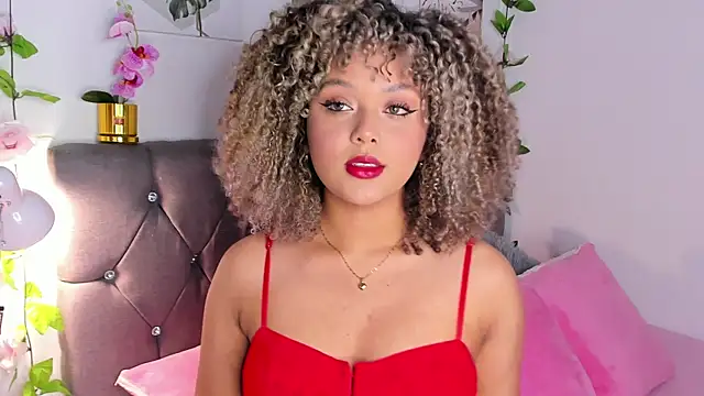 isajonnes18 online show from 10.24.25