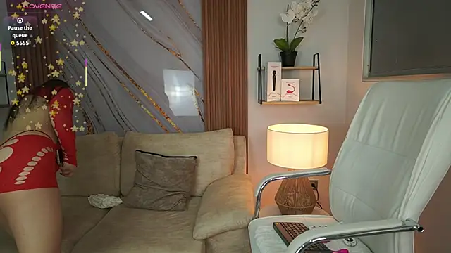 MilaCrave online show from 10.03.25