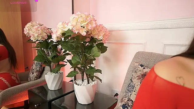 MilaCrave online show from 02.10.26