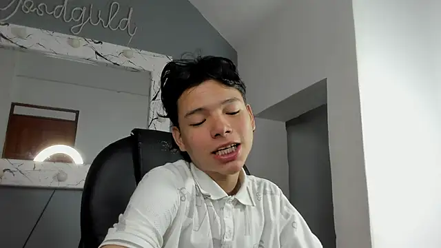 Snapshot of camillo_virgil chatting on 10.04.25 camillo virgil online show from 10.04.25