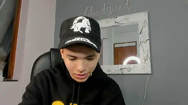 Snapshot of camillo_virgil chatting on 10.06.25 camillo virgil online show from 10.06.25