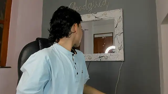 Snapshot of camillo_virgil chatting on 10.07.25 camillo virgil online show from 10.07.25