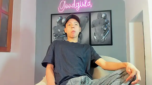 Snapshot of camillo_virgil chatting on 10.09.25 camillo virgil online show from 10.09.25