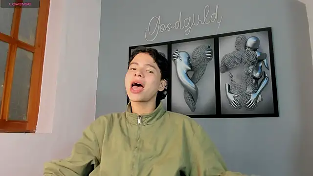 Snapshot of camillo_virgil chatting on 10.11.25 camillo virgil online show from 10.11.25