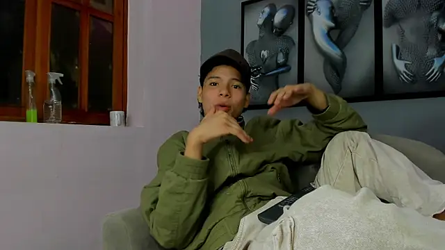 Snapshot of camillo_virgil chatting on 10.12.25 camillo virgil online show from 10.12.25