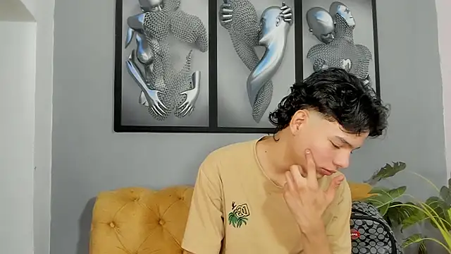 Snapshot of camillo_virgil chatting on 10.27.25 camillo virgil online show from 10.27.25