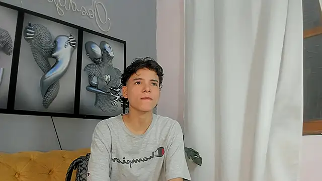 Snapshot of camillo_virgil chatting on 10.28.25 camillo virgil online show from 10.28.25