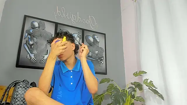 Snapshot of camillo_virgil chatting on 11.02.25 camillo virgil online show from 11.02.25