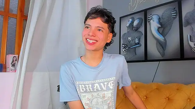 Snapshot of camillo_virgil chatting on 11.05.25 camillo virgil online show from 11.05.25