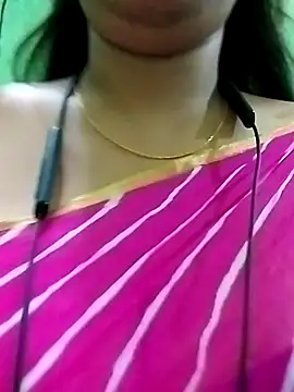 Snapshot of Dimplegirl chatting on 09.19.25 Dimplegirl online show from 09.19.25