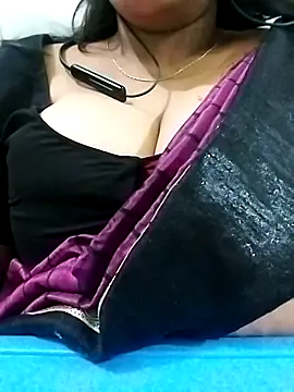 Snapshot of Dimplegirl chatting on 10.16.25 Dimplegirl online show from 10.16.25