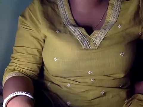 Snapshot of Dimplegirl chatting on 10.26.25 Dimplegirl online show from 10.26.25